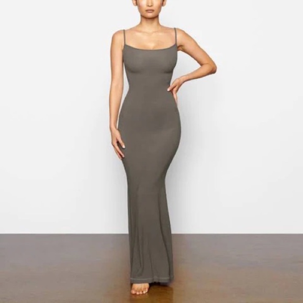 SOFT LOUNGE LONG SLIP DRESS | GUNMETAL